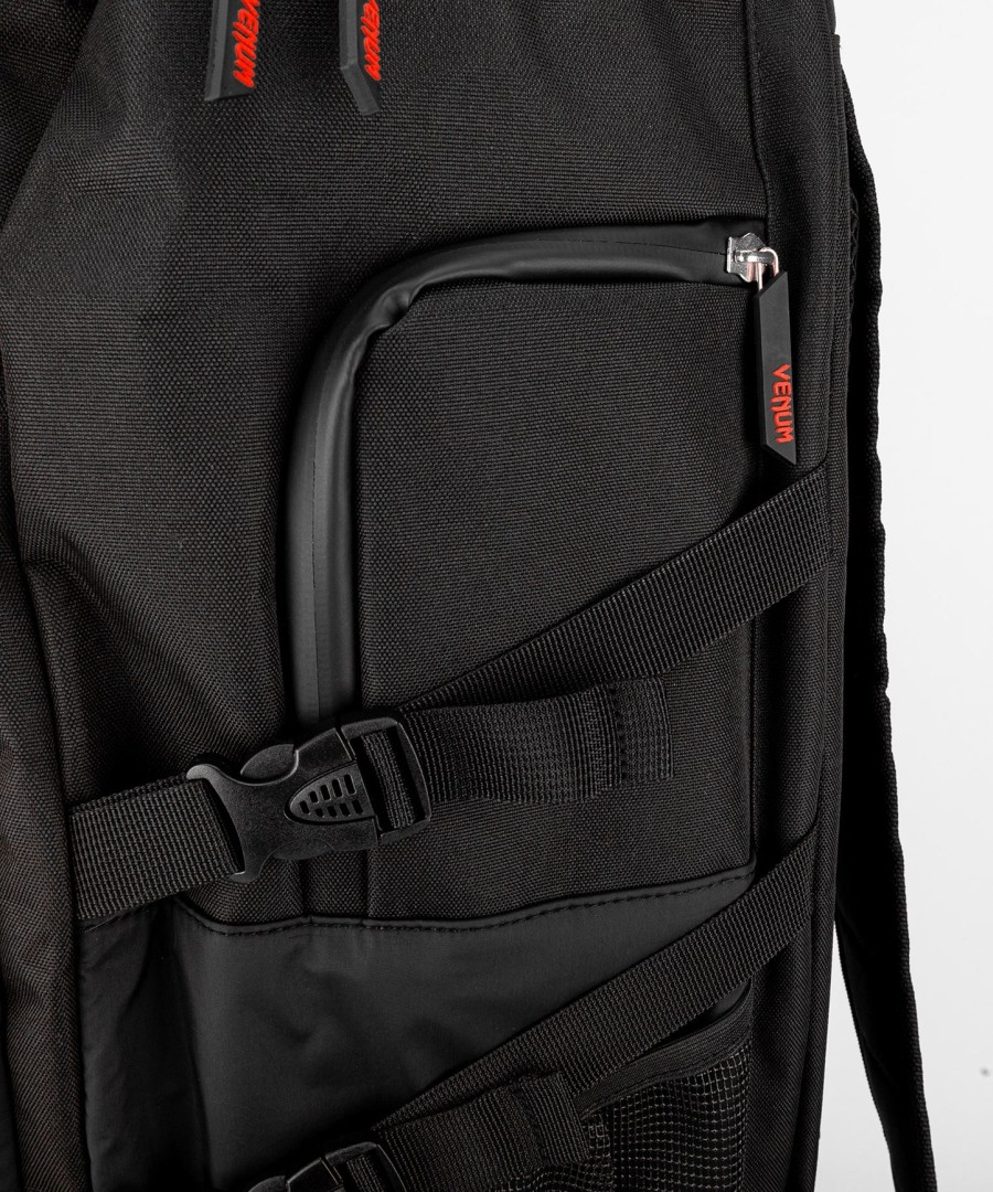 mochila venum challenger xtrem evo - pretovermelho