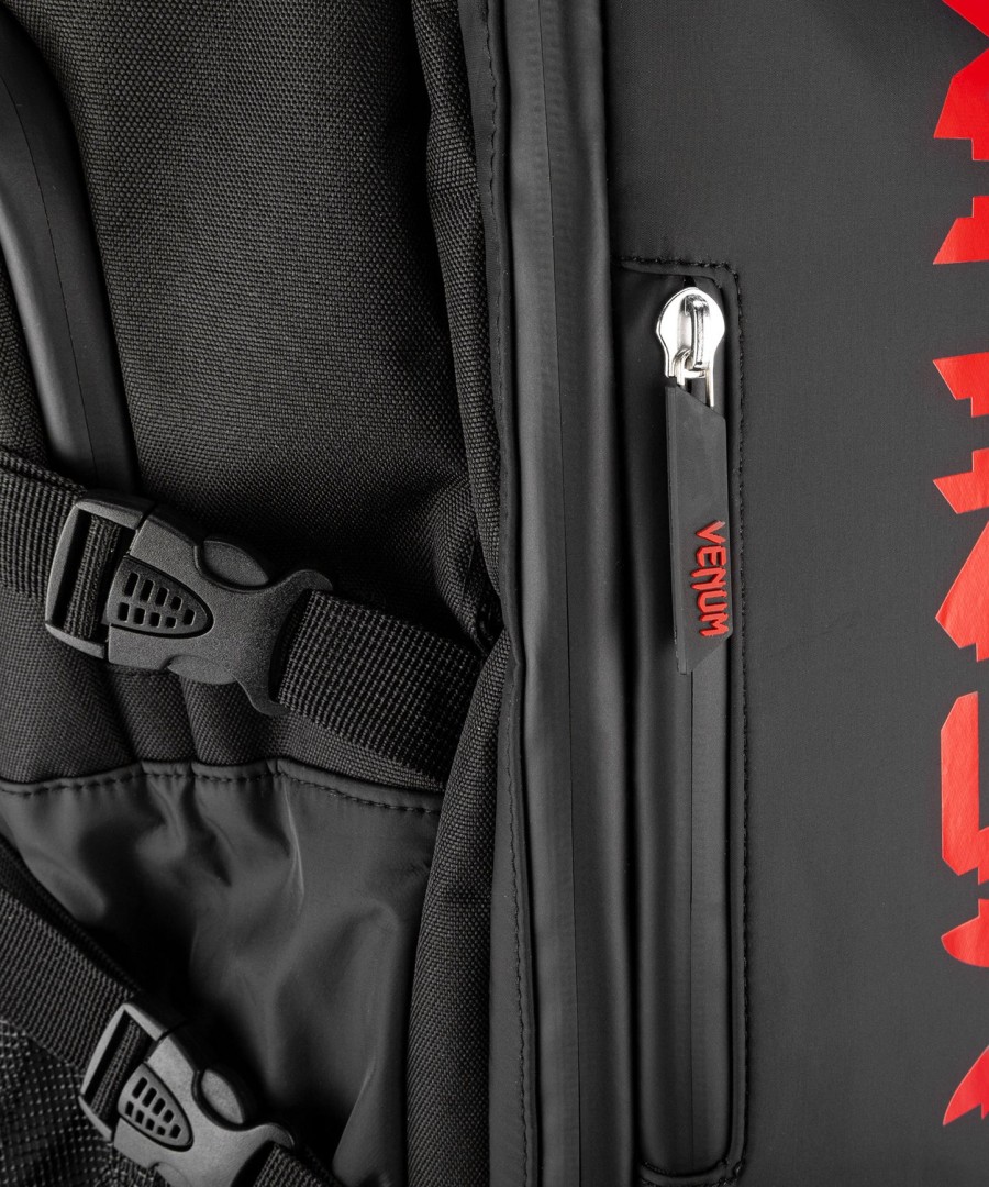 mochila venum challenger xtrem evo - pretovermelho