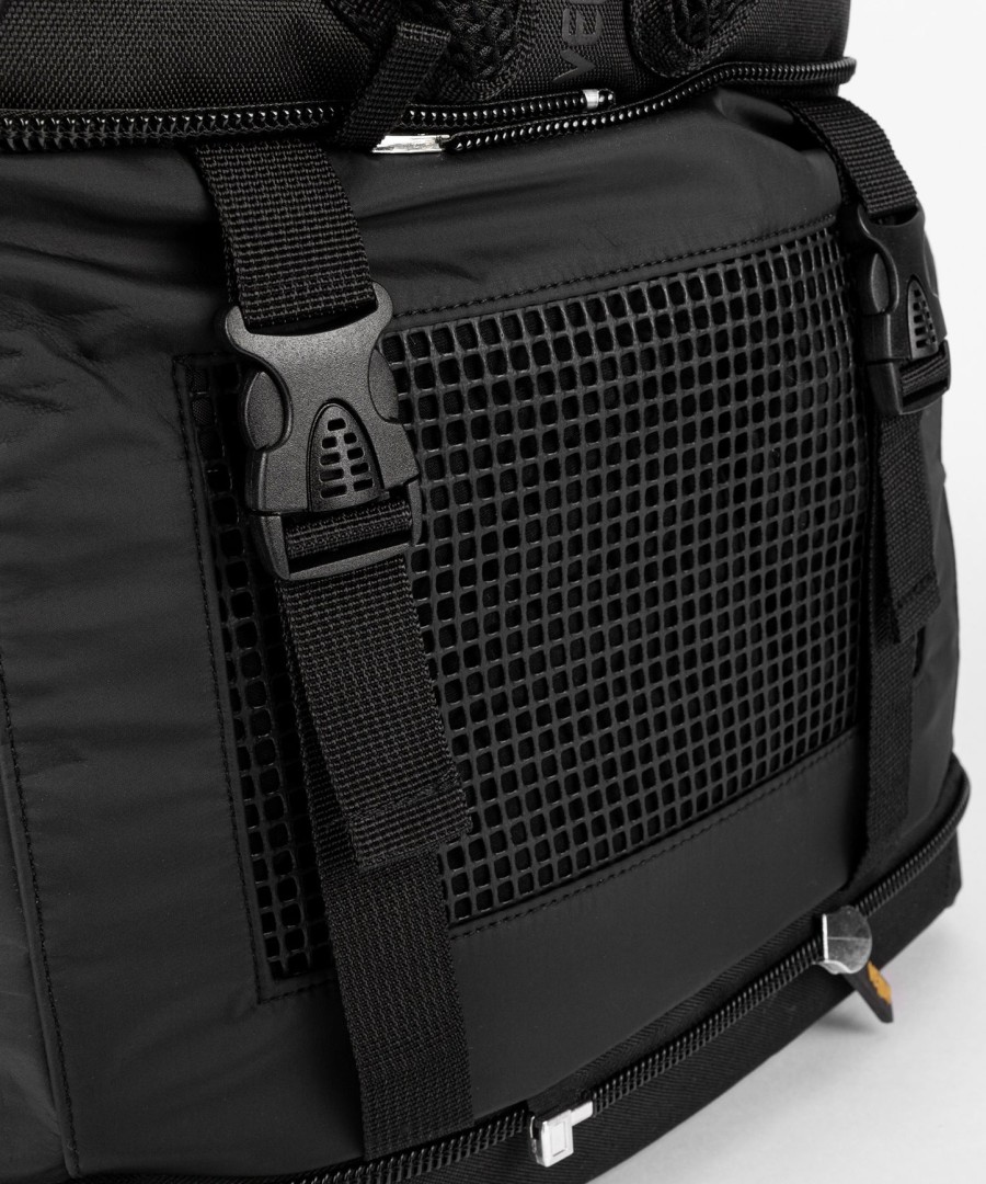 mochila venum challenger xtrem evo - pretodourado