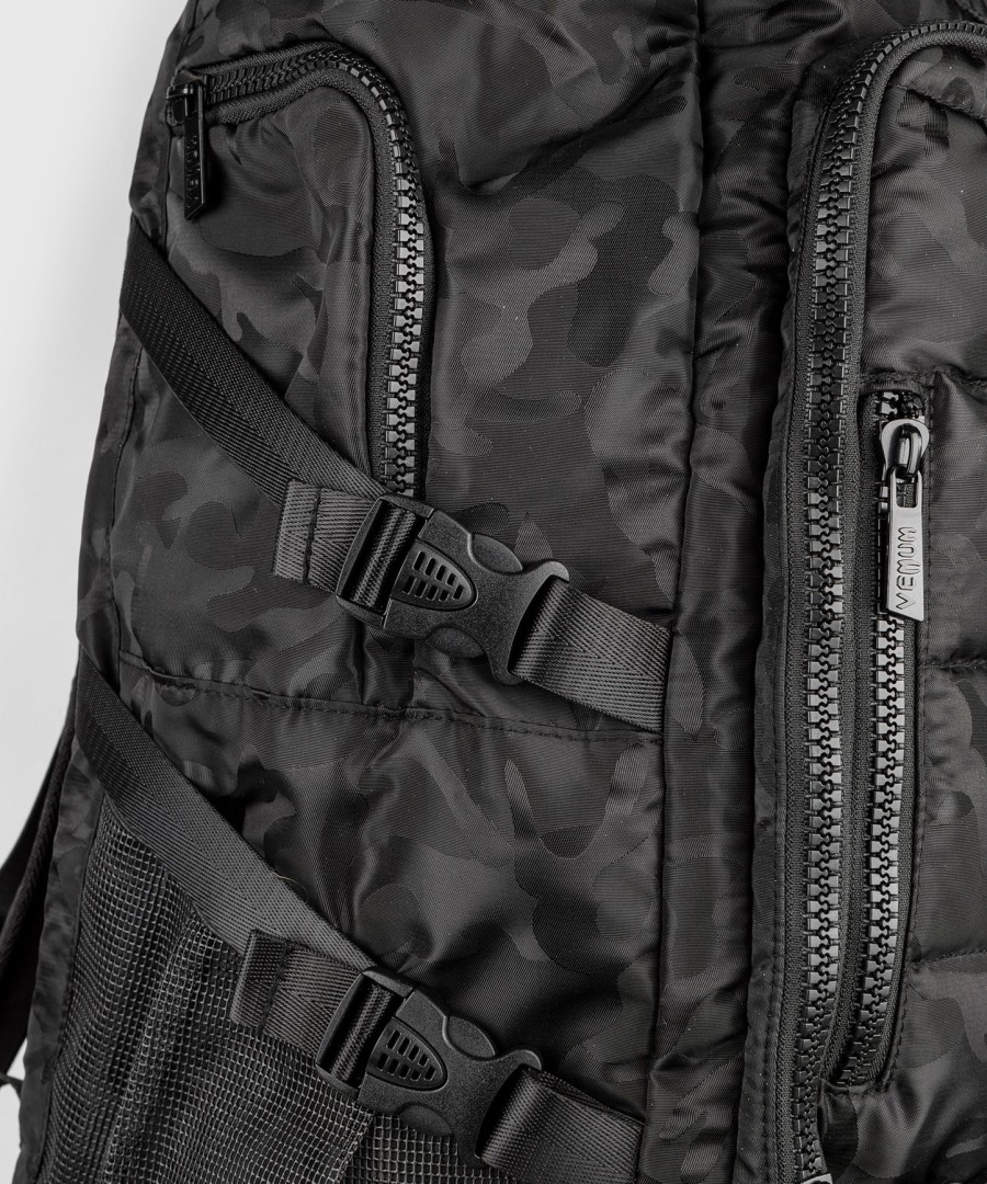 mochila venum challenger xtrem - pretocamuflagem escura