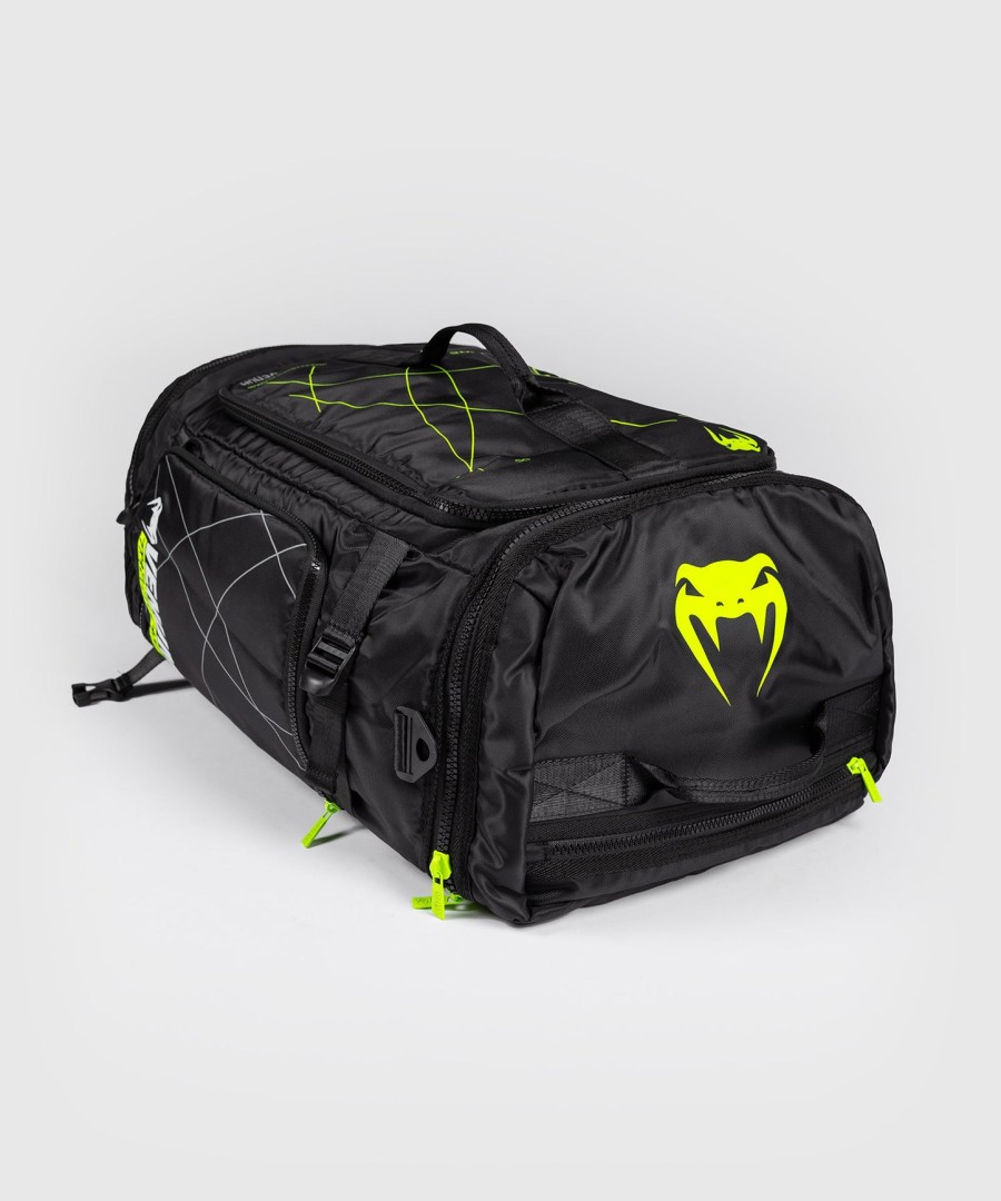 bolsa esportiva venum training camp 4.0 - pretaverde neon