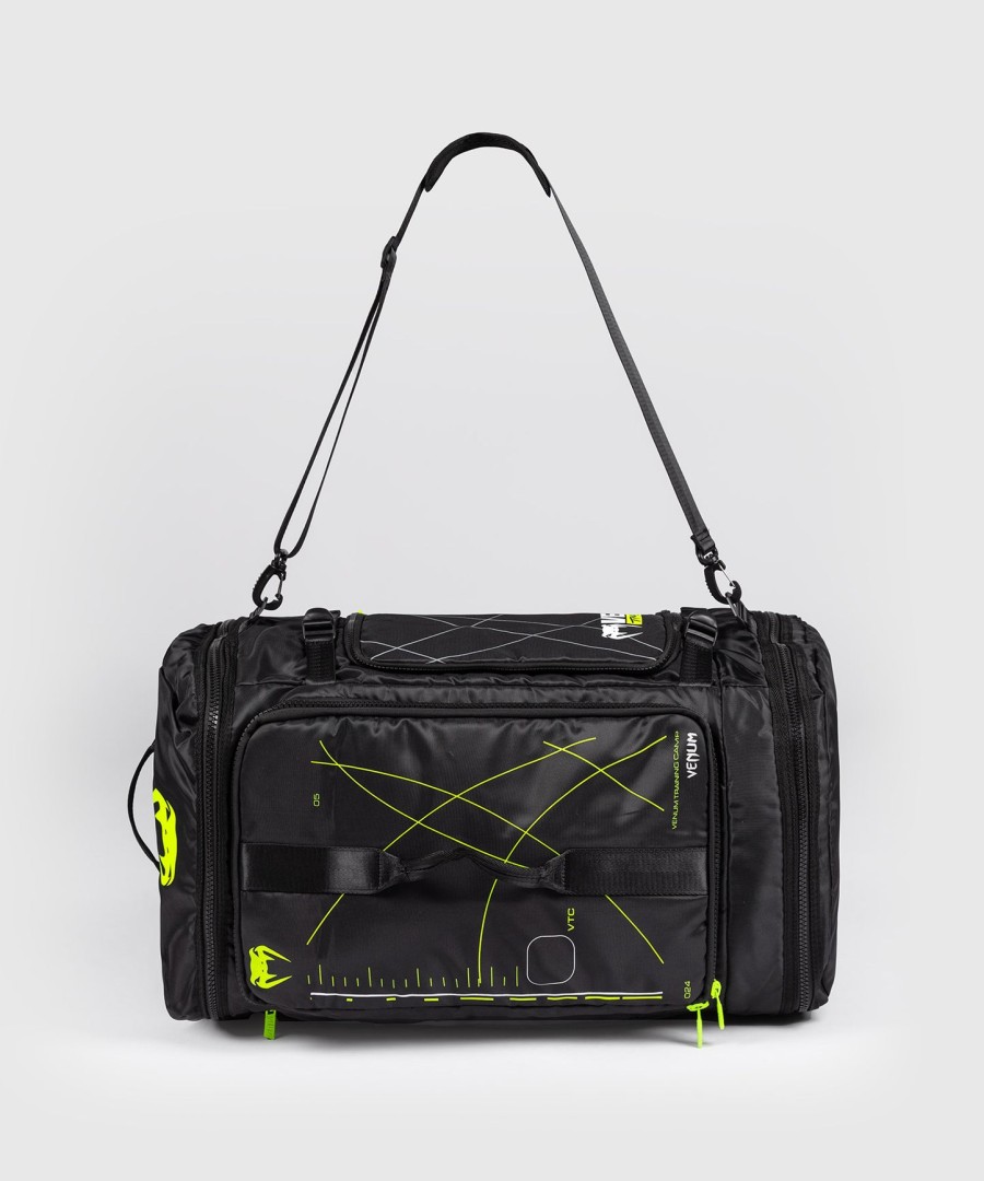 bolsa esportiva venum training camp 4.0 - pretaverde neon