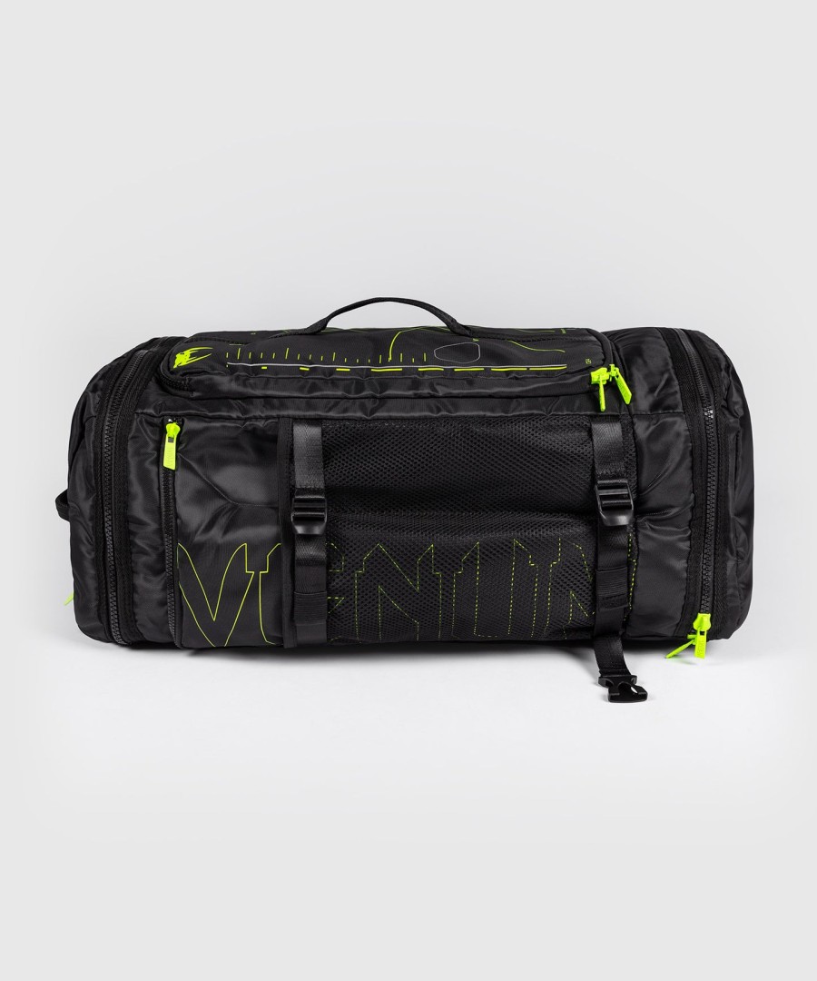 bolsa esportiva venum training camp 4.0 - pretaverde neon