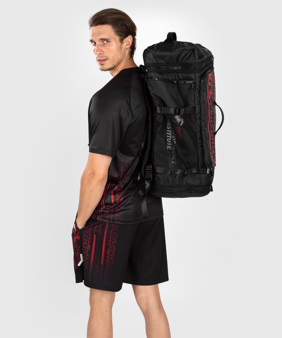 mochila ufc venum performance institute 2.0 - pretavermelha