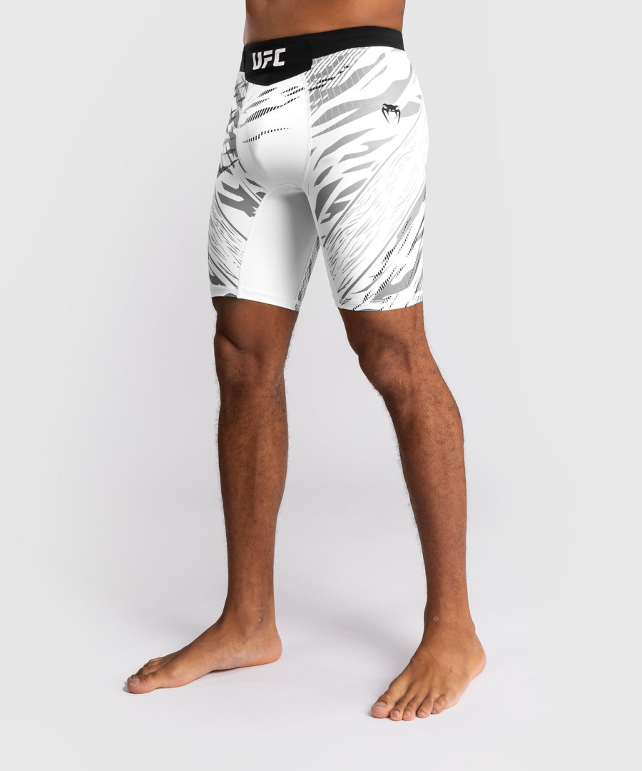 bermuda ufc fusion by venum authentic fight night masculina vale tudo - branca