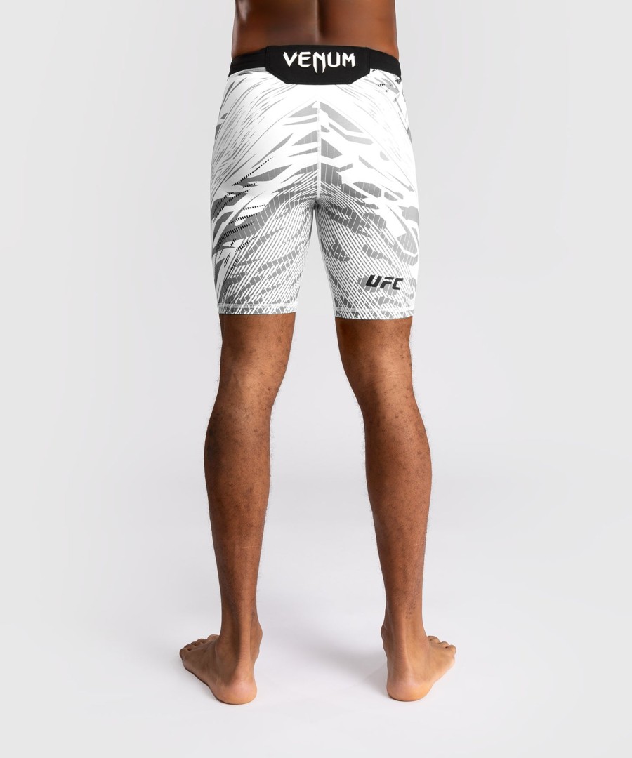 bermuda ufc fusion by venum authentic fight night masculina vale tudo - branca