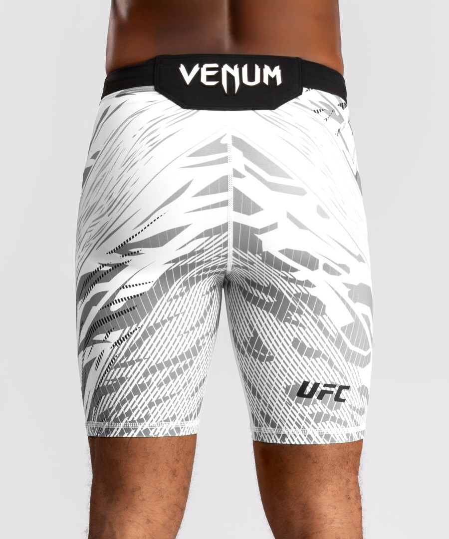 bermuda ufc fusion by venum authentic fight night masculina vale tudo - branca