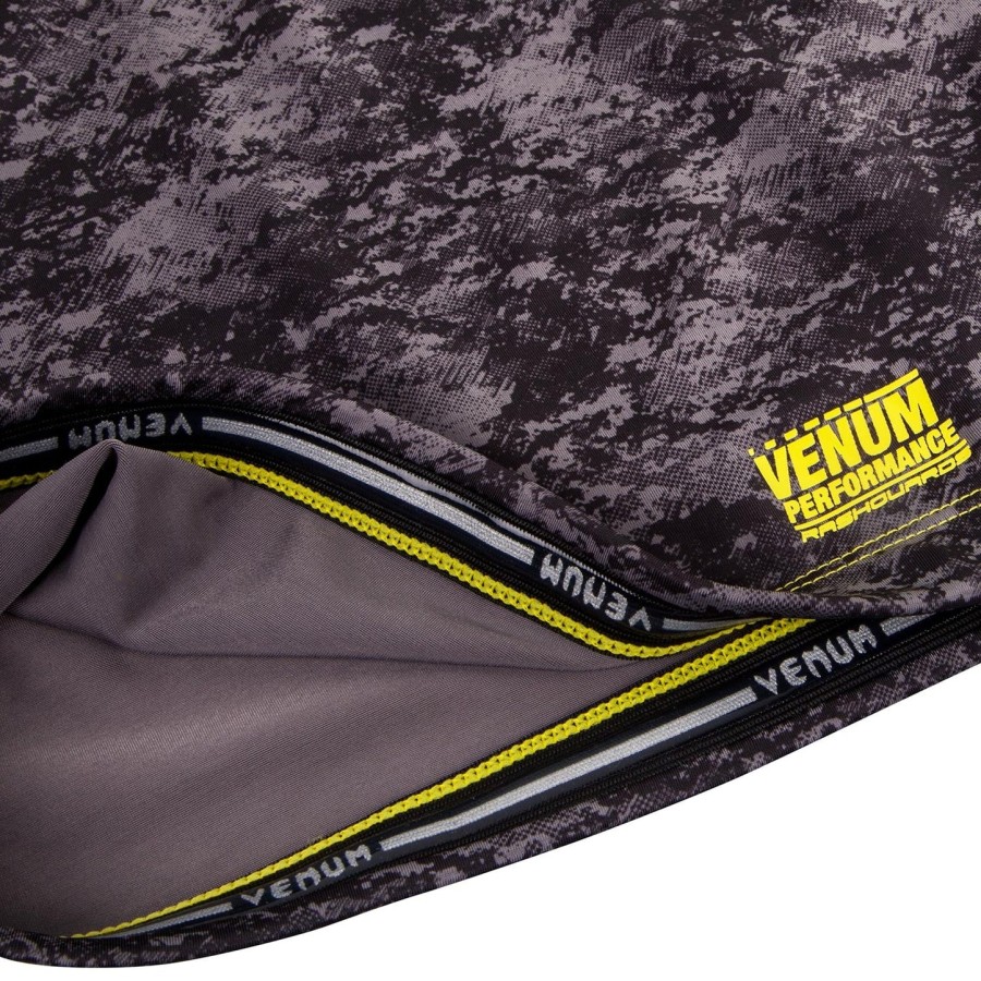 camiseta de proteção solar venum tramo - manga comprida - pretoamarelo