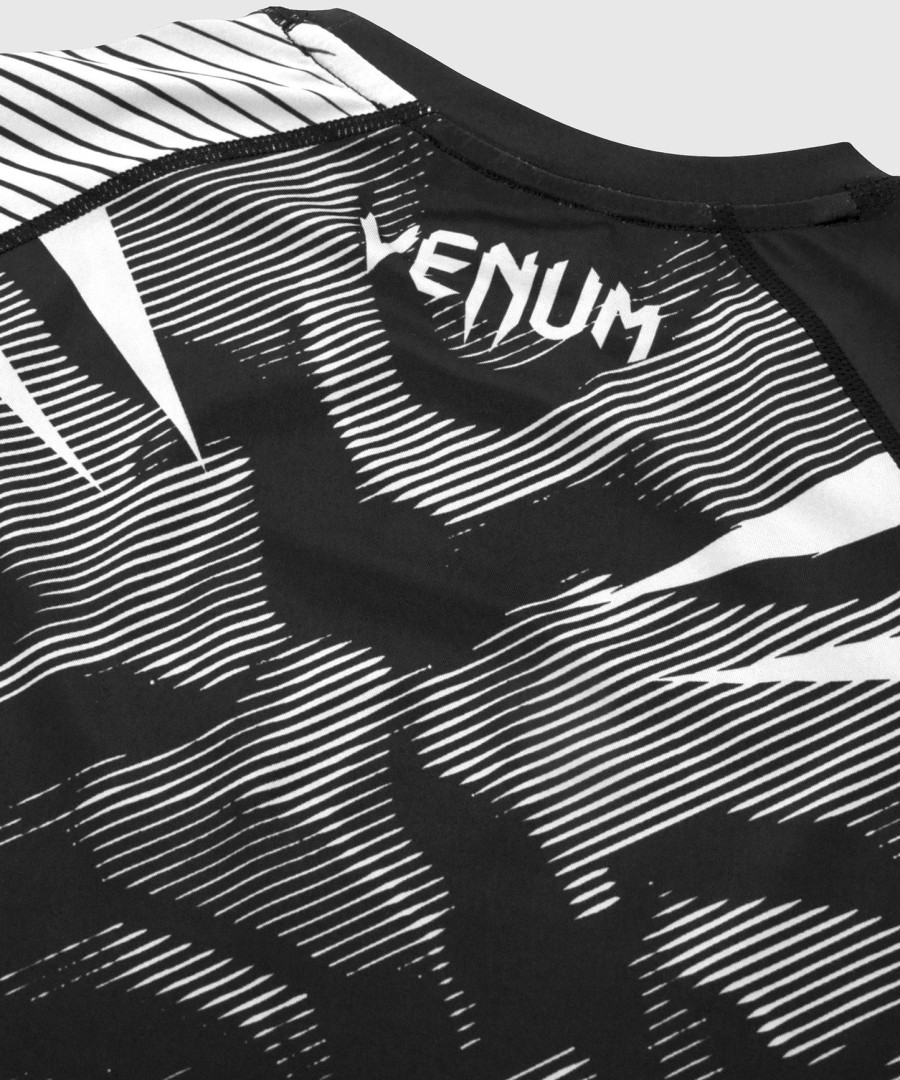 rashguard venum nogi 2.0 - manga curta - pretobranco