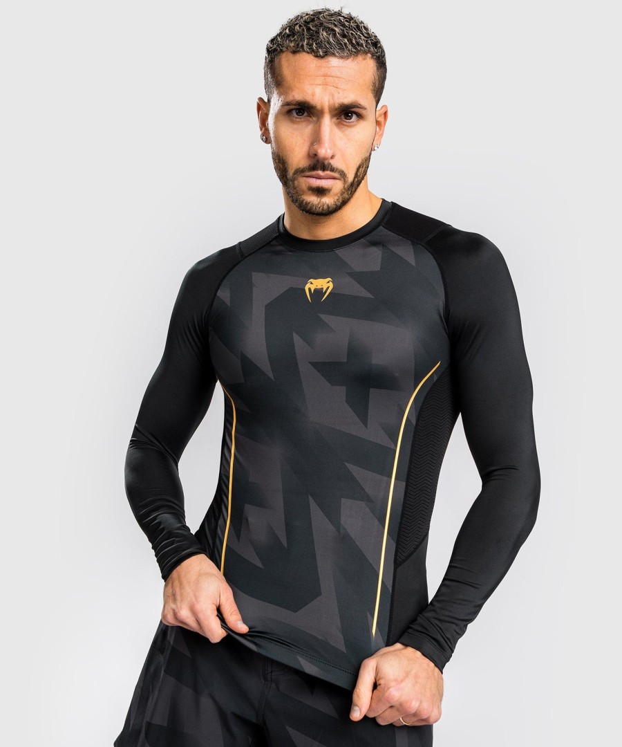 camiseta de proteção solar venum razor de manga comprida - pretodourado