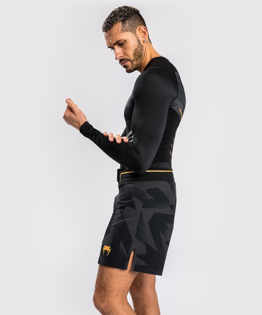 camiseta de proteção solar venum razor de manga comprida - pretodourado