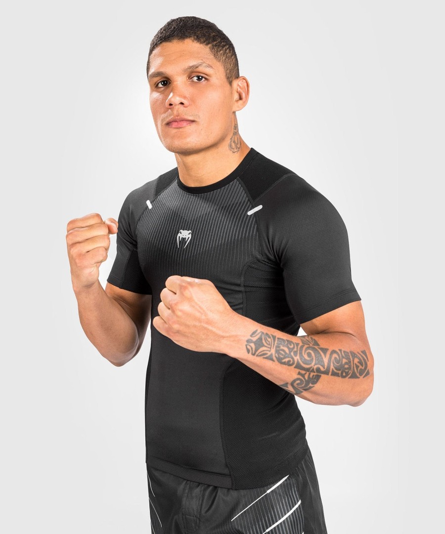 camiseta de proteção solar venum biomecha de manga curta - pretocinza