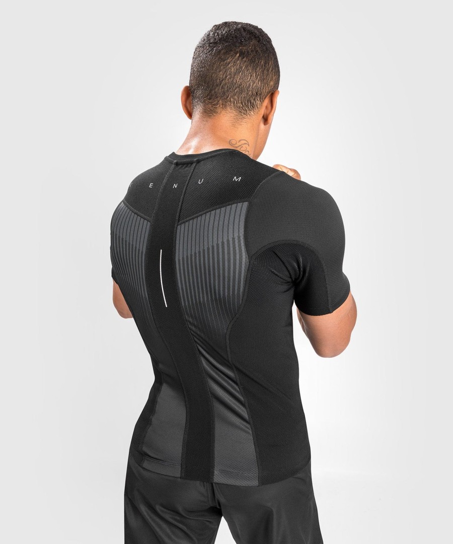 camiseta de proteção solar venum biomecha de manga curta - pretocinza