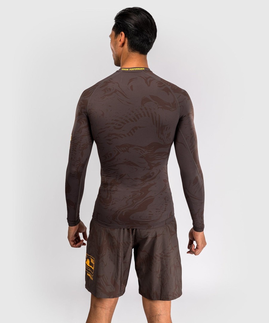 rashguard de manga comprida ufc fusion by venum fight week para homem - castanho-terra