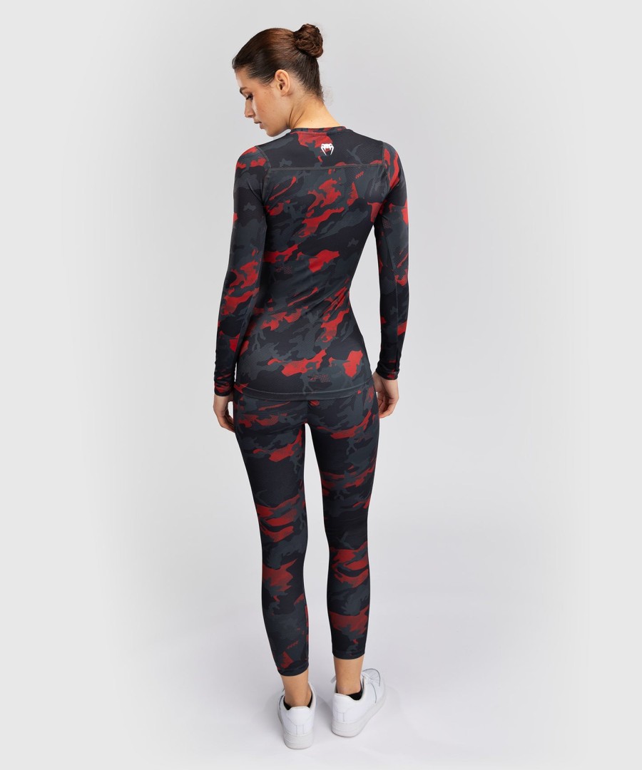 camiseta de proteção solar feminina de manga comprida venum x sophia rose - camuflagem vermelha urbana