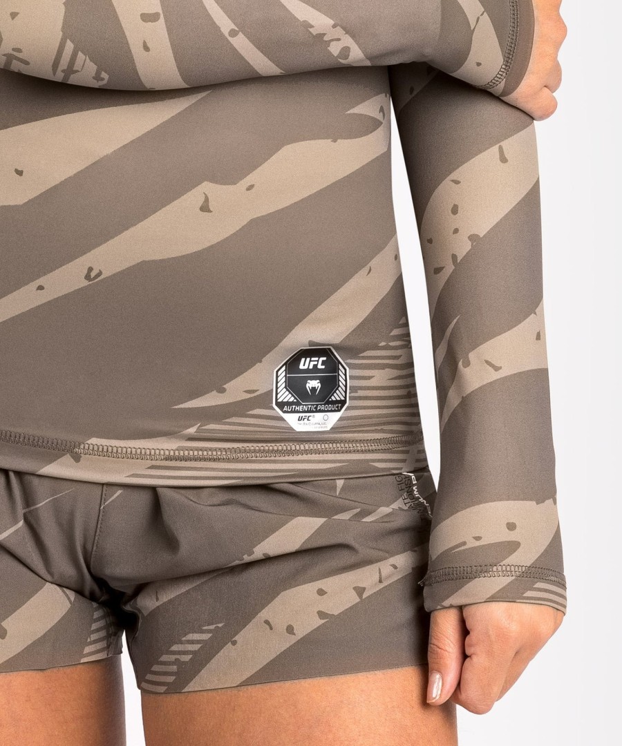 rashguard de manga comprida feminina ufc adrenaline by venum fight week performance - camuflagem deserto
