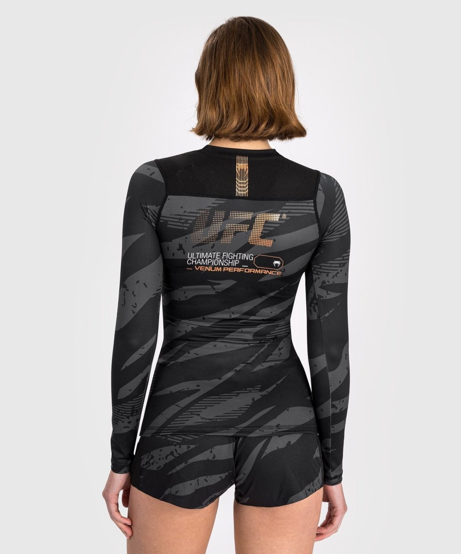 rashguard de manga comprida feminina ufc adrenaline by venum fight week performance - camuflagem urbana