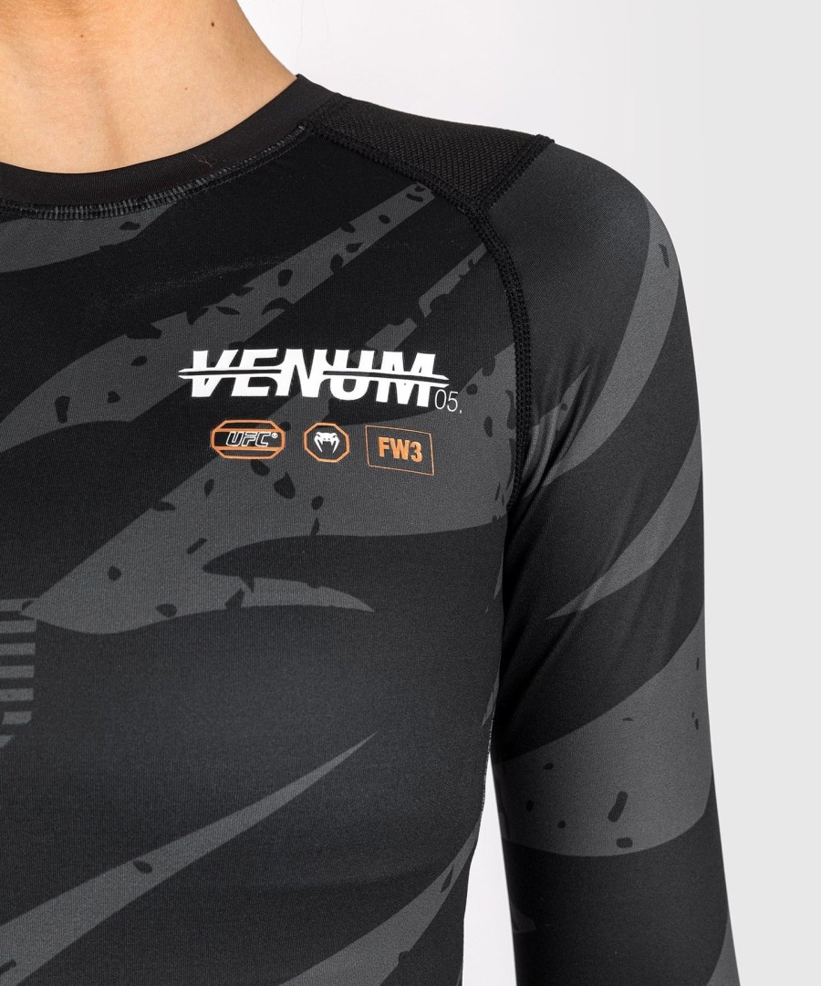 rashguard de manga comprida feminina ufc adrenaline by venum fight week performance - camuflagem urbana