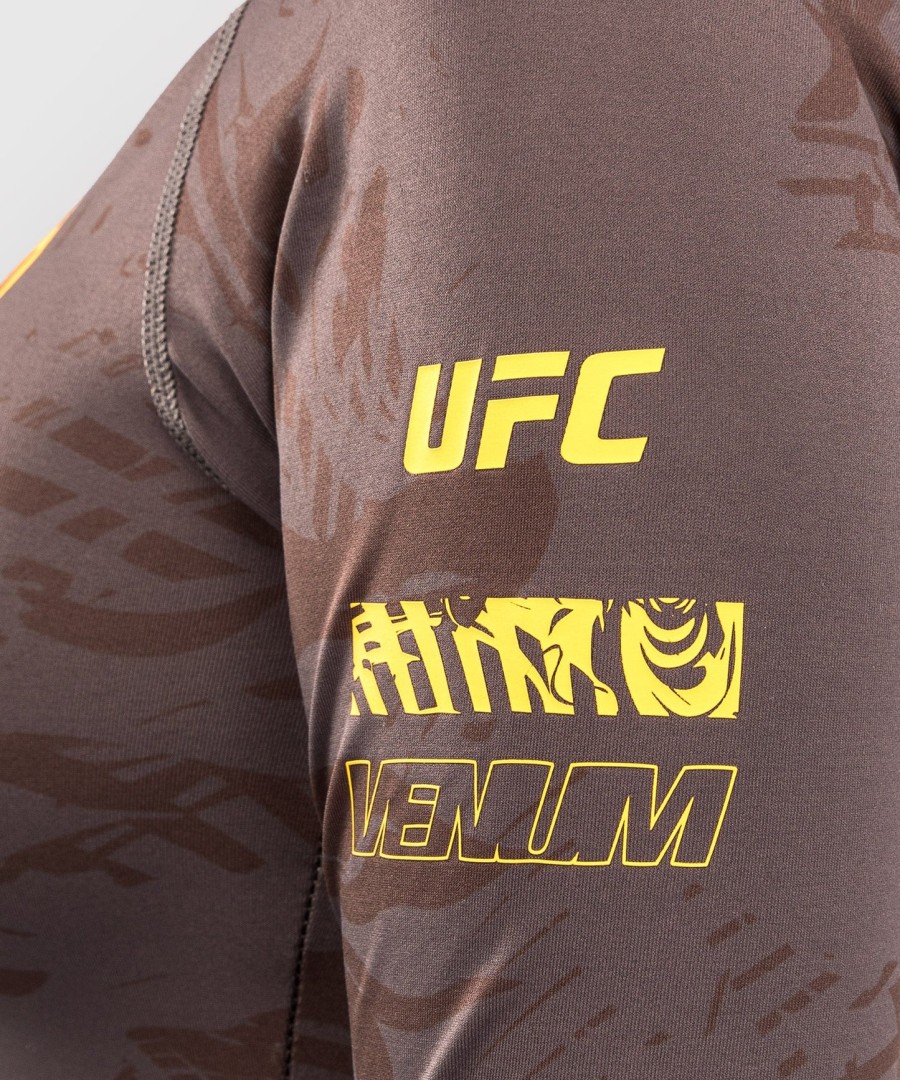 rashguard de manga comprida feminina ufc fusion by venum fight week performance - marrom terra