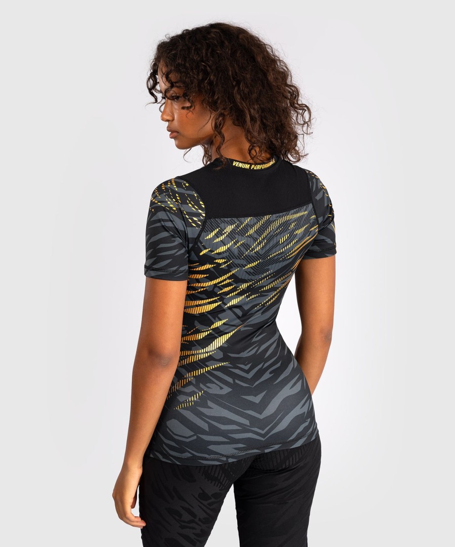 rashguard de manga curta feminino ufc fusion by venum authentic fight night performance - campeão