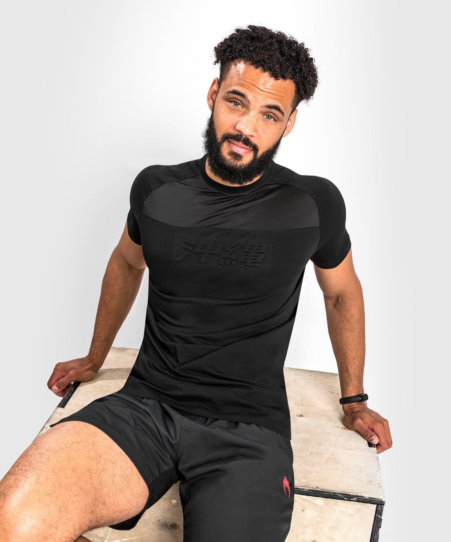camiseta venum okinawa 3.0 - pretavermelha
