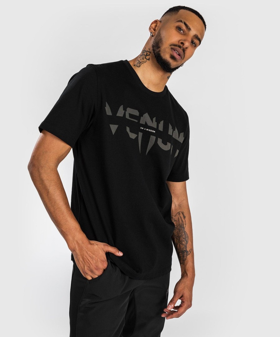 camiseta venum on mission - corte regular - preta