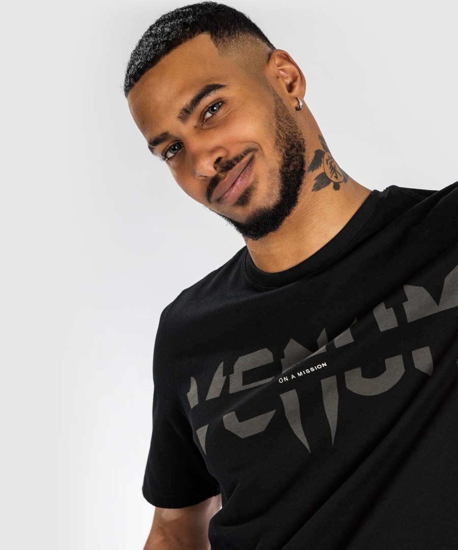 camiseta venum on mission - corte regular - preta