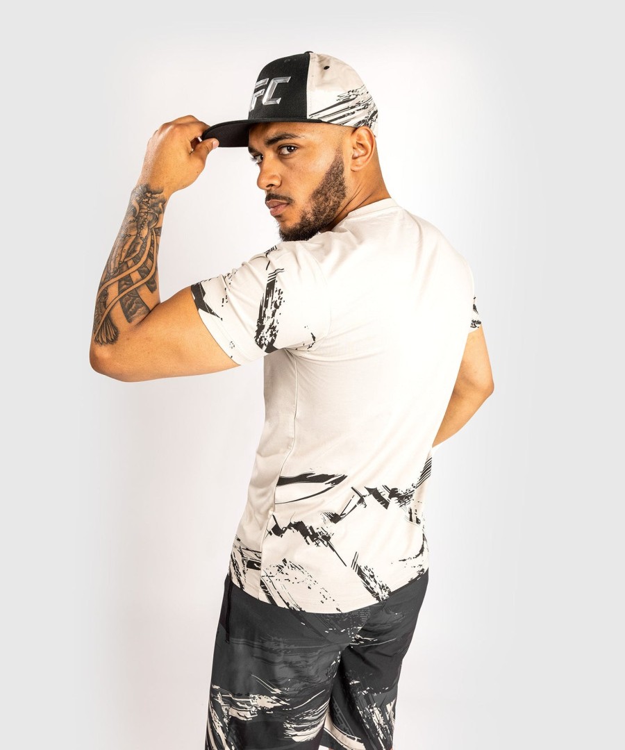 camiseta de manga curta ufc venum authentic fight week masculina 2.0 - areia