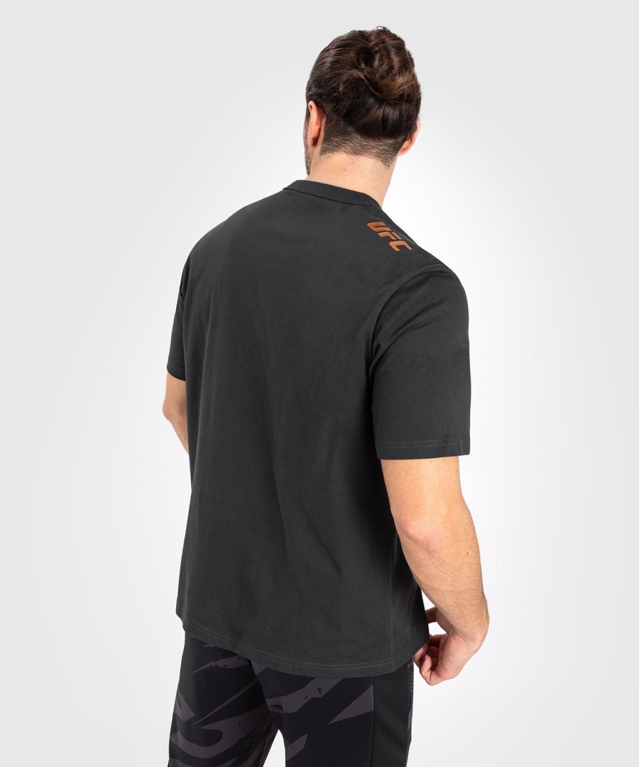 camiseta masculina de manga curta ufc adrenaline by venum fight week - cinza carvão