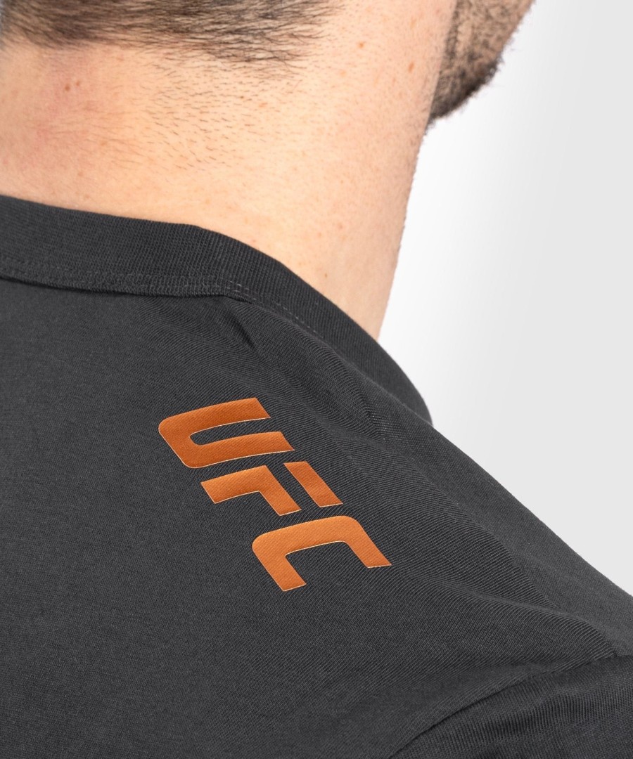 camiseta masculina de manga curta ufc adrenaline by venum fight week - cinza carvão