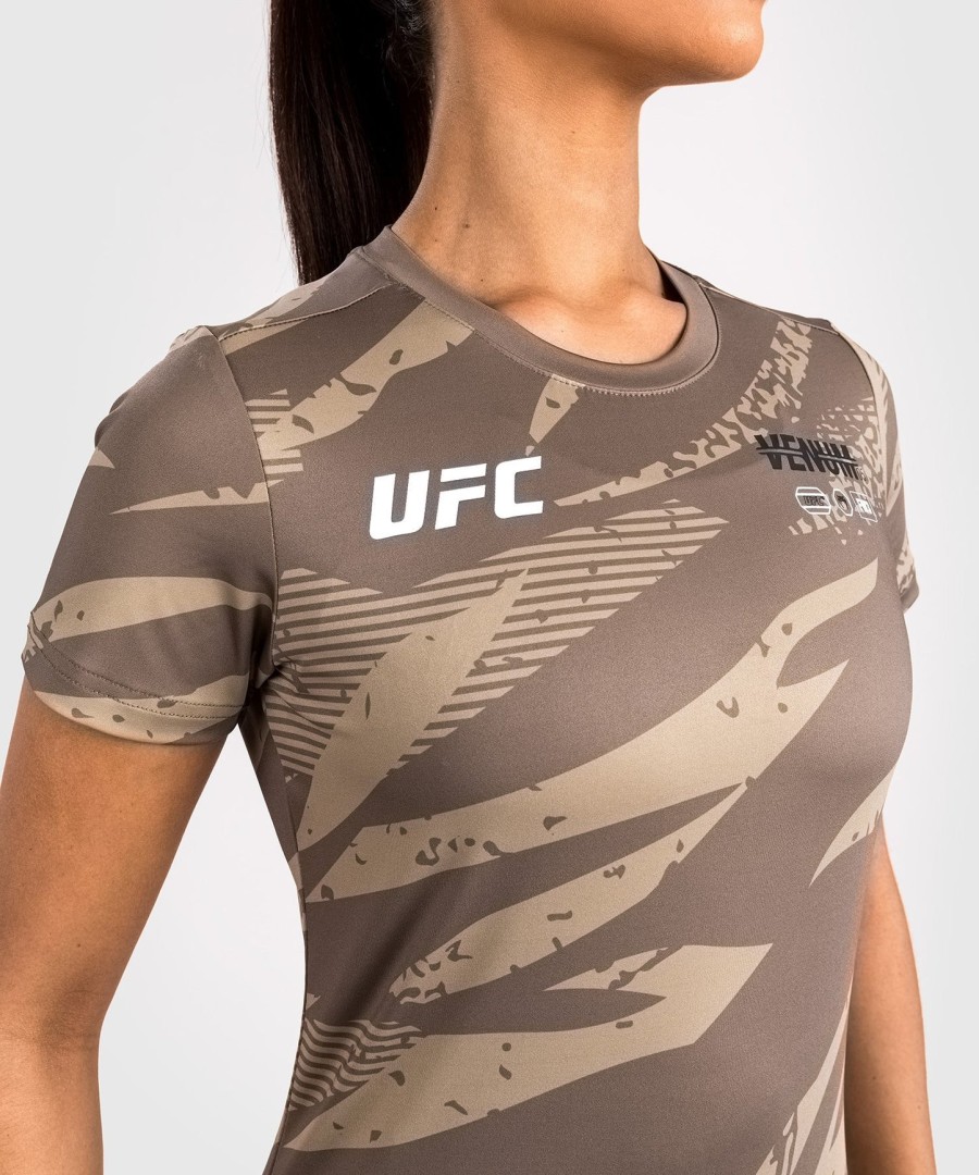 camiseta feminina ufc adrenaline by venum fight week dry-tech - camuflagem deserto