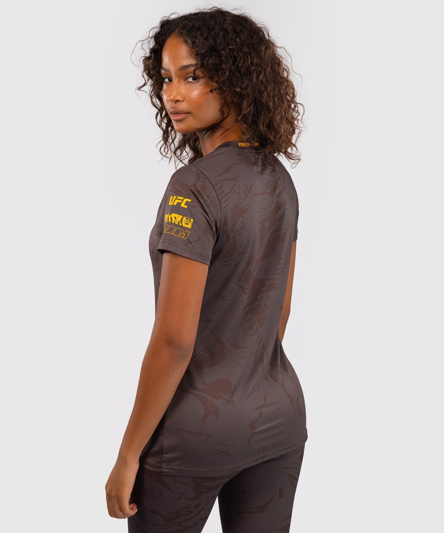 camiseta feminina ufc fusion by venum fight week dry-tech - marrom terra