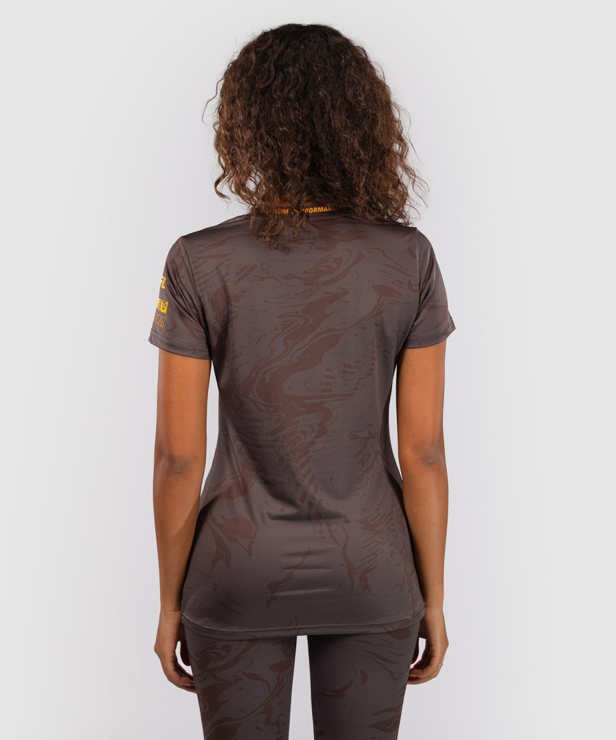 camiseta feminina ufc fusion by venum fight week dry-tech - marrom terra