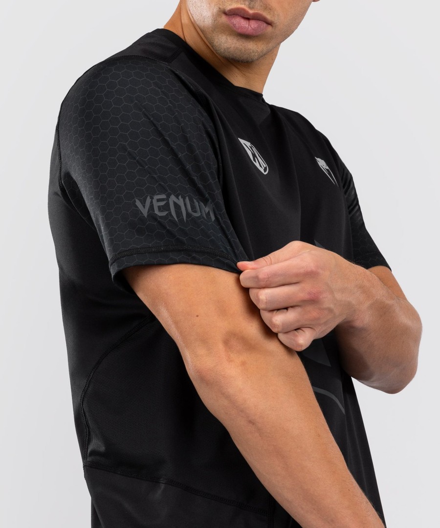 camiseta foot korner x venum hexagon mma - pretaprateada