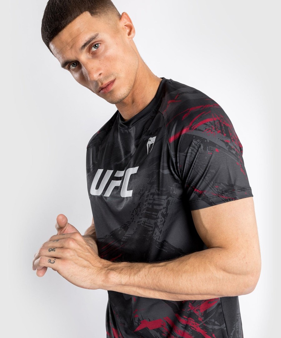 camiseta masculina ufc venum authentic fight week 2.0 dry tech - preta