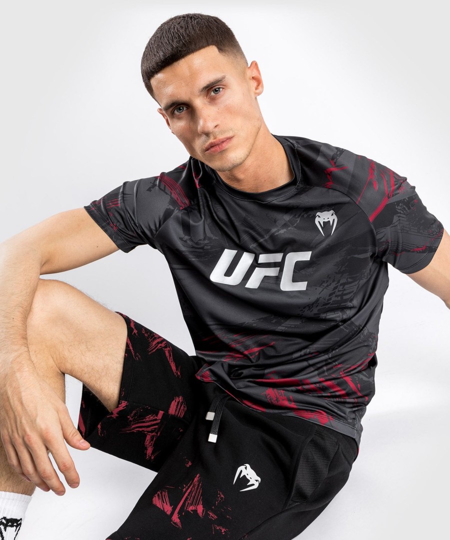 camiseta masculina ufc venum authentic fight week 2.0 dry tech - preta