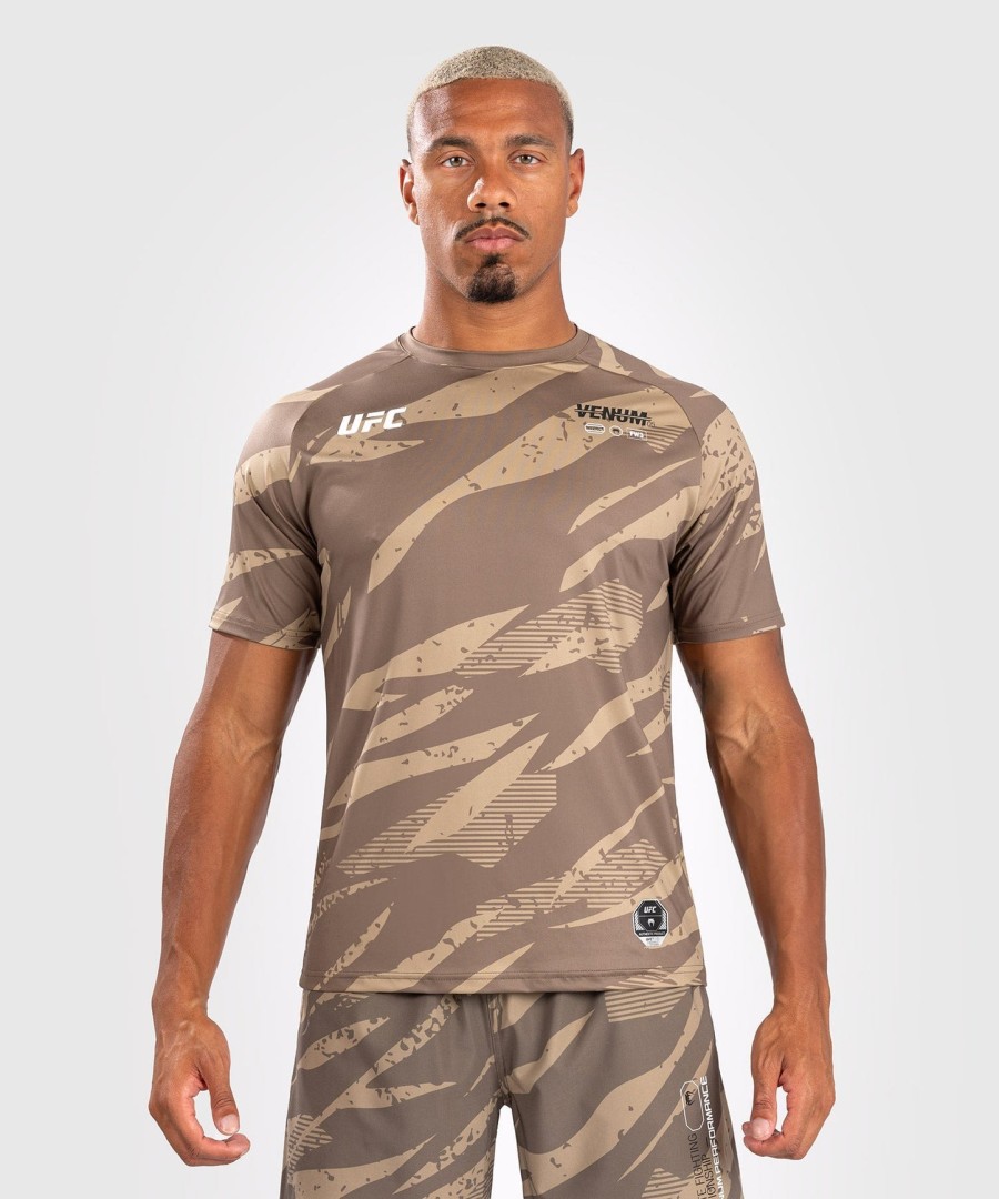 camiseta masculina ufc adrenaline by venum fight week dry-tech - camuflagem deserto