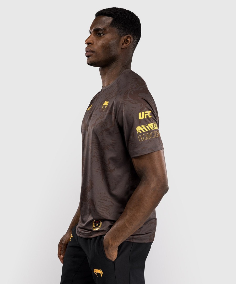 camiseta masculina ufc fusion by venum fight week dry-tech - marrom terra