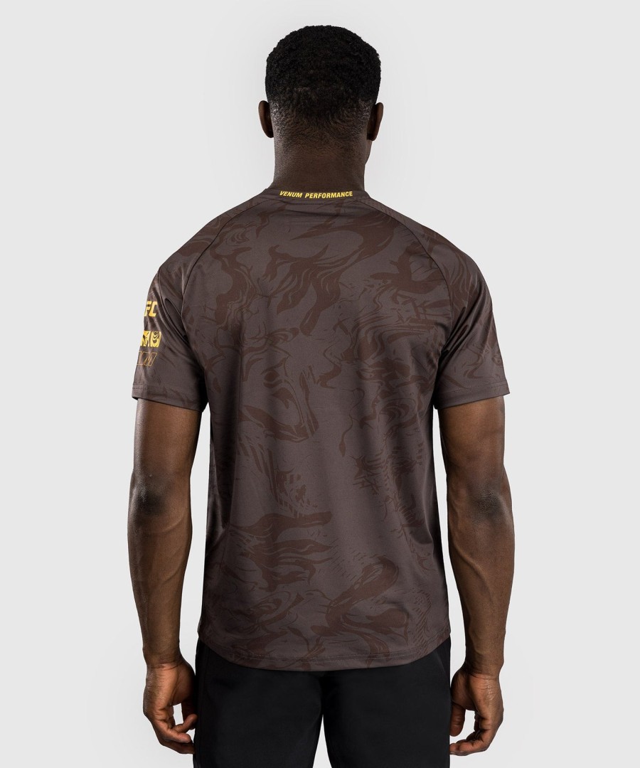 camiseta masculina ufc fusion by venum fight week dry-tech - marrom terra