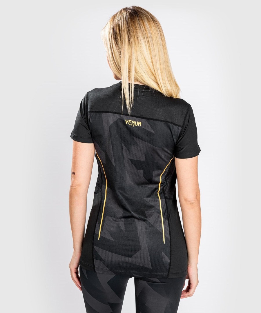 camiseta venum razor dry tech - feminina - pretadourada