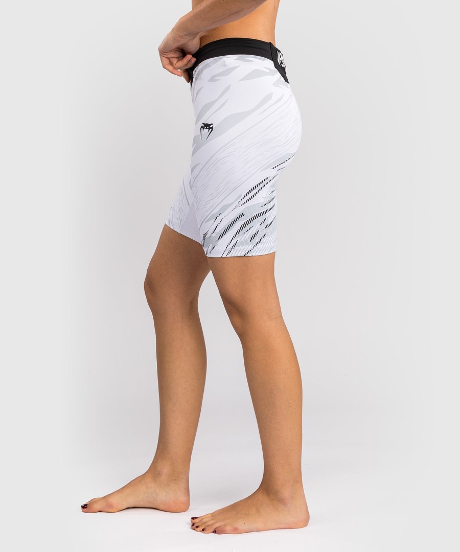 ufc fusion by venum authentic fight night short feminino vale tudo - ajuste longo - branco