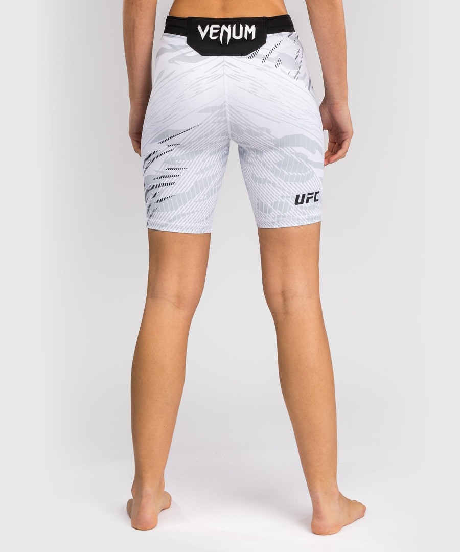 ufc fusion by venum authentic fight night short feminino vale tudo - ajuste longo - branco