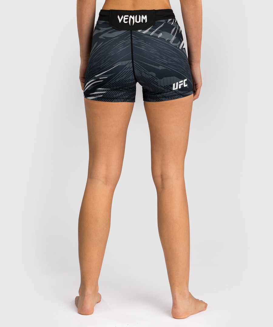 ufc fusion by venum authentic fight night short feminino vale tudo - corte curto - preto