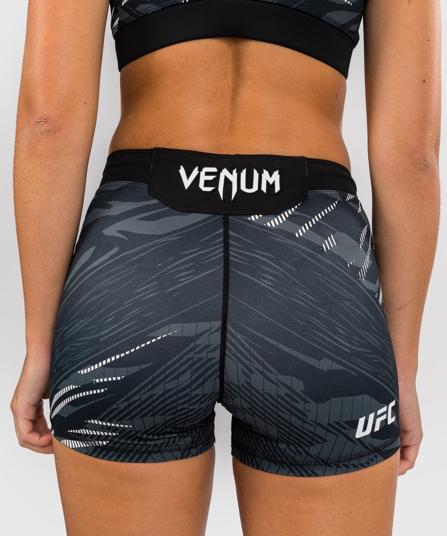 ufc fusion by venum authentic fight night short feminino vale tudo - corte curto - preto