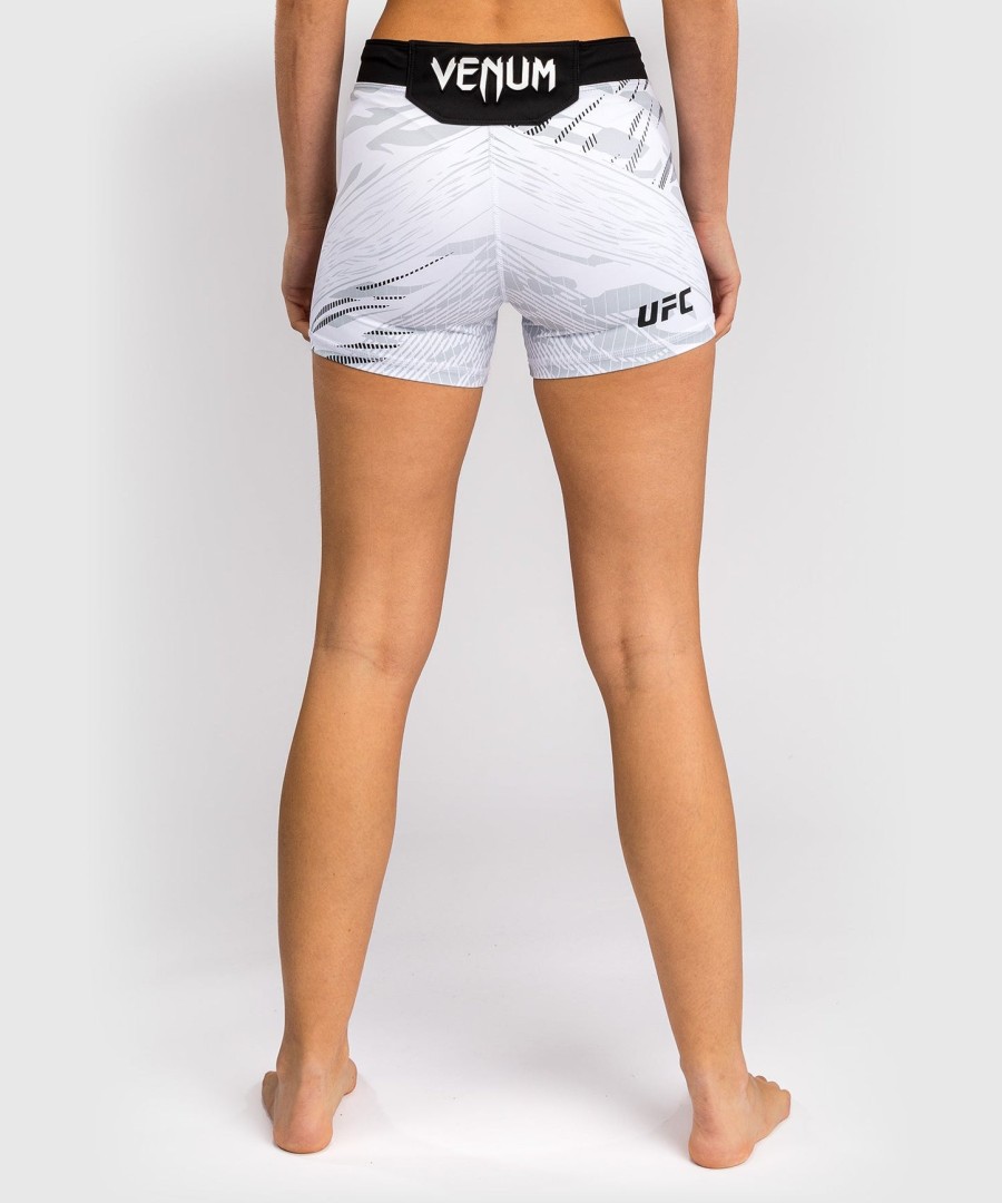 short ufc fusion by venum authentic fight night feminino vale tudo - corte curto - branco