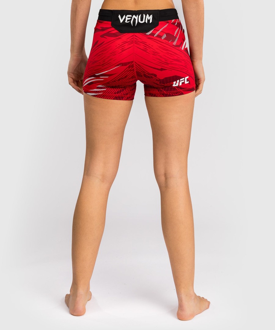 ufc fusion by venum authentic fight night short feminino vale tudo - corte curto - vermelho