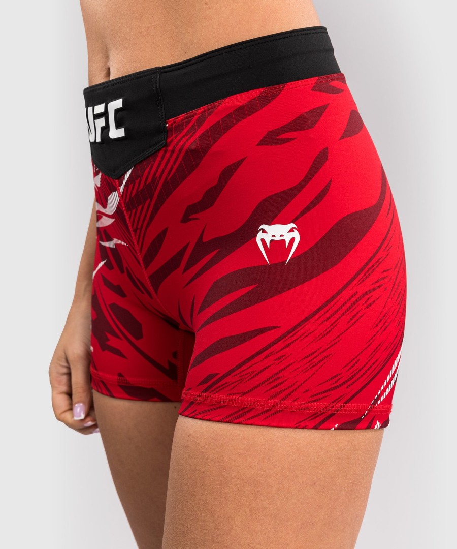 ufc fusion by venum authentic fight night short feminino vale tudo - corte curto - vermelho
