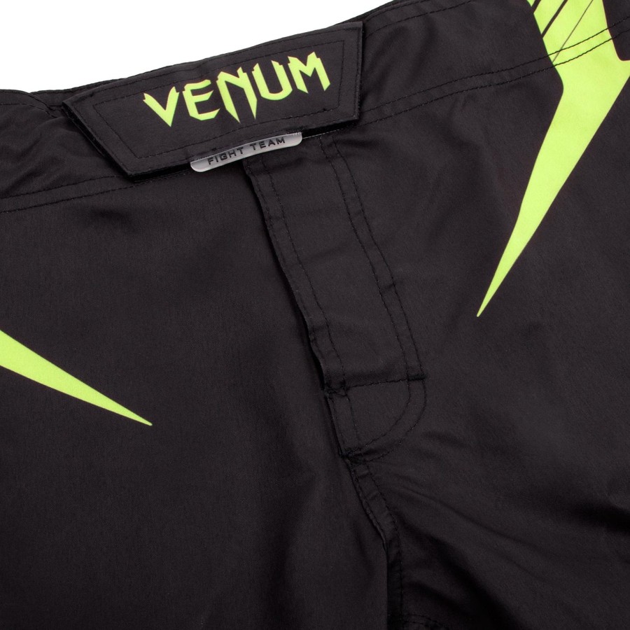 calção de luta venum sharp 3.0 - pretoamarelo neo