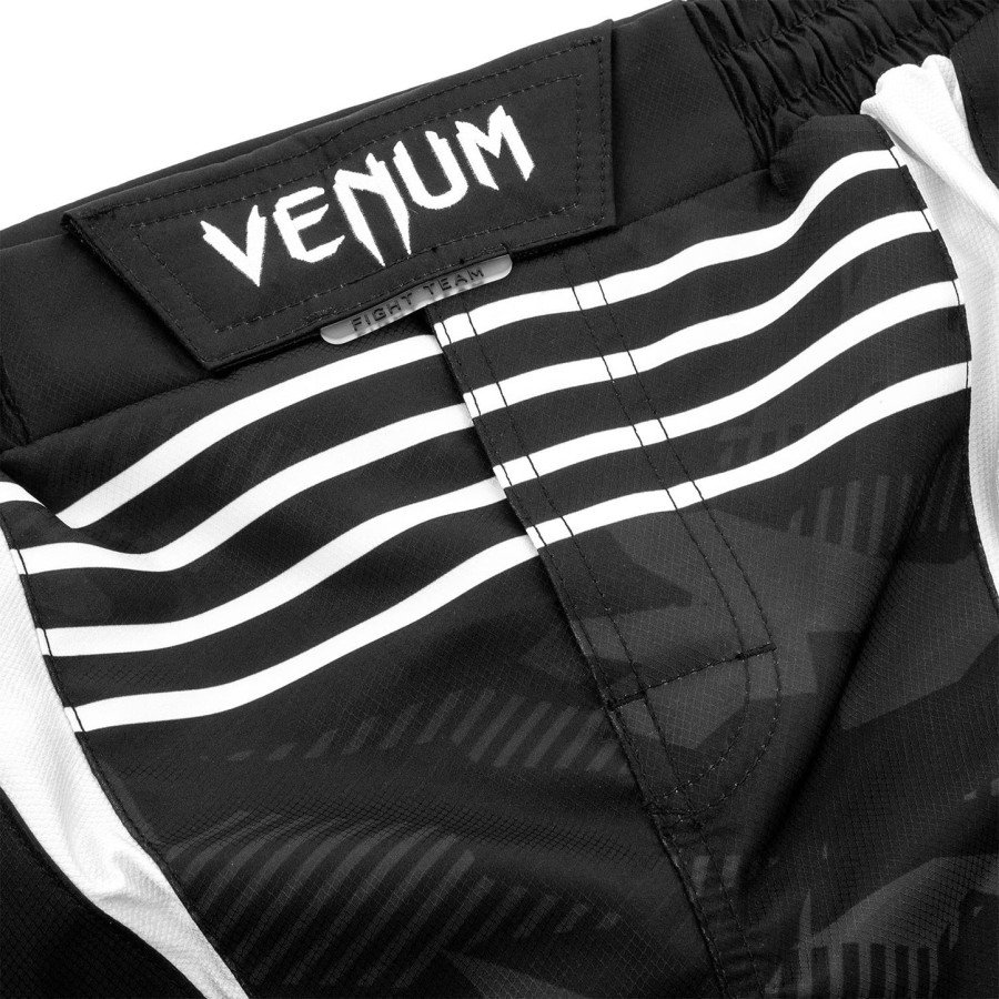 calção de luta venum okinawa 2.0 - pretobranco