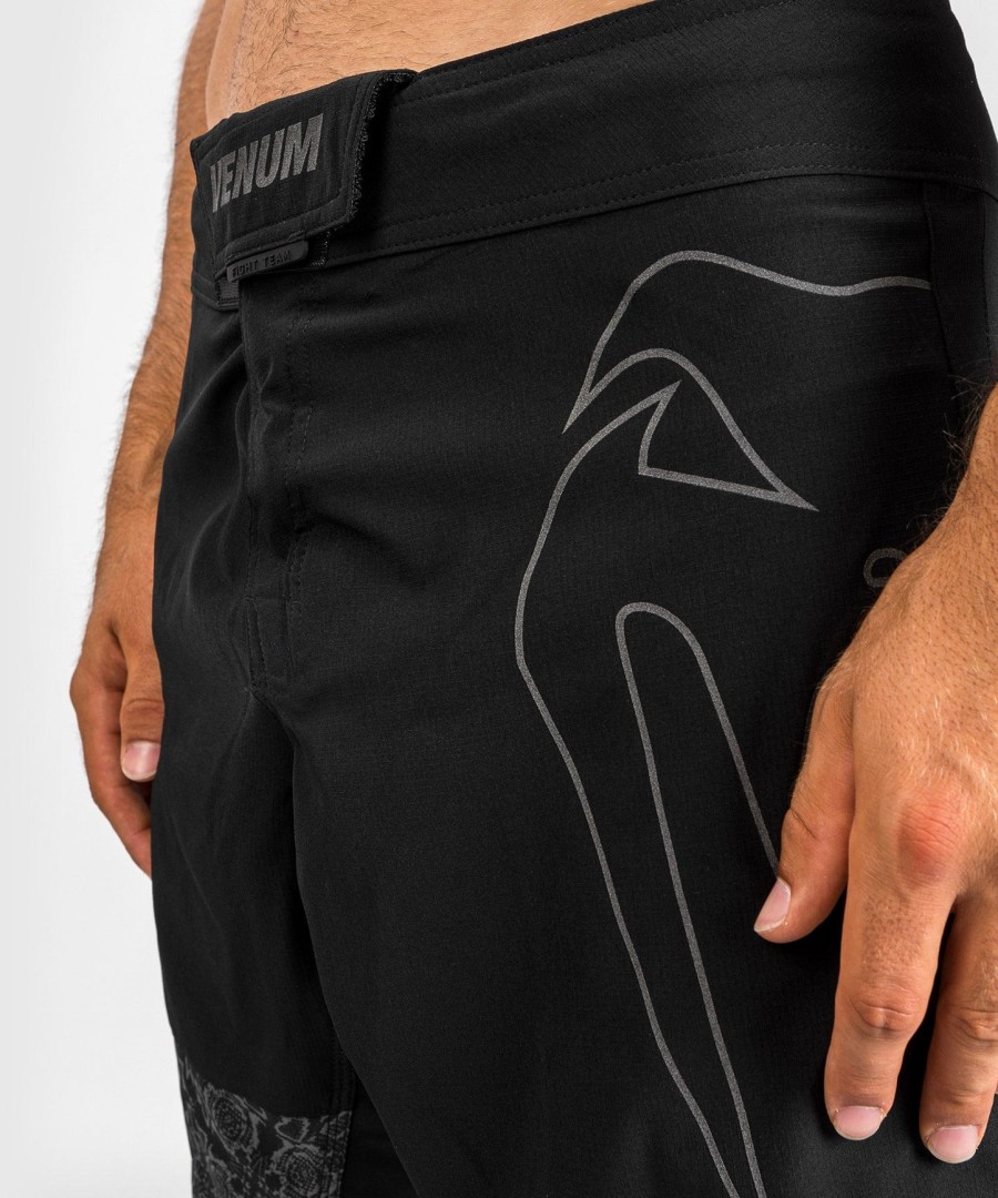 calção de luta fightshorts reflective light 4.0 venum - pretopreto